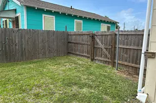 5201 Ave O 1/2, Galveston, TX 77551 - Photo 22