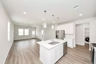 224 Orchard Laurel Dr, Alvin, TX 77511 - Photo 2