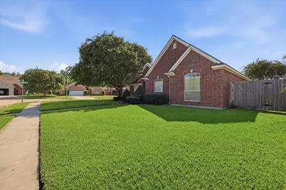 2831 Meadowbrook Lane, Port Neches, TX 77651 - Photo 4