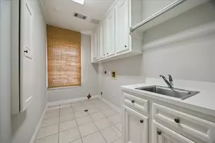 134 Park Laureate Dr, Houston, TX 77024 - Photo 32