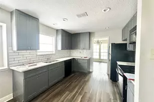 2523 Castle Pl, Stafford, TX 77477 - Photo 8