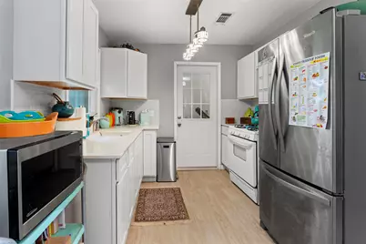 4010 Victoria Avenue, Dickinson, TX 77539 - Photo 4