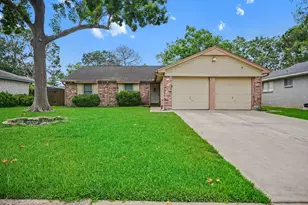 5127 Royal Pkwy, Friendswood, TX 77546 - Photo 1