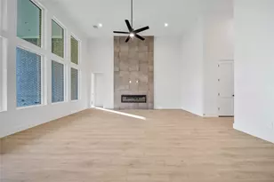 343 Louvenia Ct, Pinehurst, TX 77362 - Photo 4