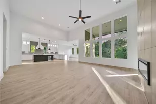 343 Louvenia Ct, Pinehurst, TX 77362 - Photo 6