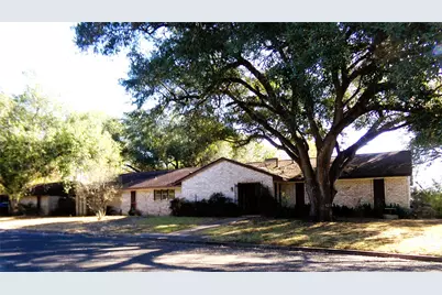 605 S Summit Street, Weimar, TX 78962 - Photo 2