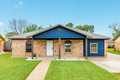5107 2nd Street, Danbury, TX 77534 - Photo 1