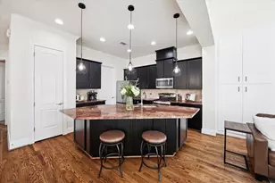 2619 Shady Woods Ln, Houston, TX 77008 - Photo 8