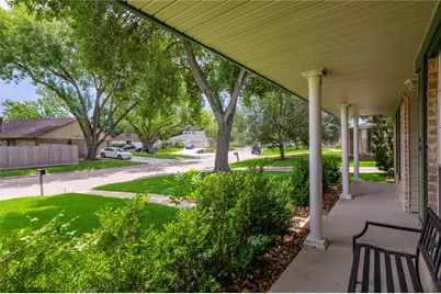 1115 Newport Boulevard, League City, TX 77573 - Photo 2