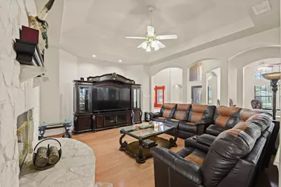 199 Holly Lane, New Caney, TX 77357 - Photo 8