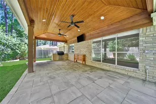 10 Still Corner Pl, The Woodlands, TX 77381 - Photo 2