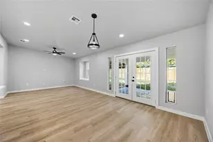 12006 Ashcroft Dr, Houston, TX 77035 - Photo 12