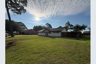 211 Staples Drive, Baytown, TX 77523 - Photo 2