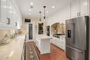 18607 Point Lookout Dr, Nassau Bay, TX 77058 - Photo 22