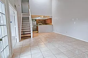 12212 Coppertree Ln, Houston, TX 77035 - Photo 2