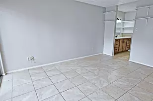 12212 Coppertree Ln, Houston, TX 77035 - Photo 10