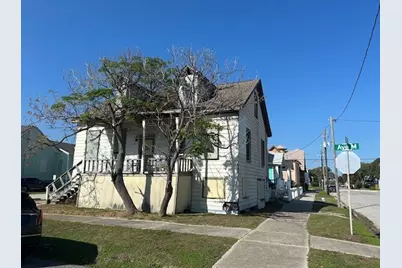 1302 Avenue M, Galveston, TX 77550 - Photo 1