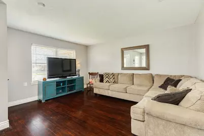 2109 N Tinsley Street, Angleton, TX 77515 - Photo 10