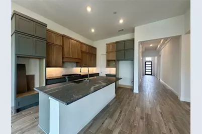910 Hilltop View Lane, League City, TX 77546 - Photo 2