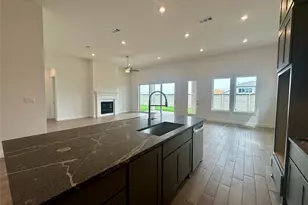 910 Hilltop View Ln, League City, TX 77546 - Photo 4