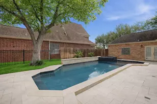 1711 Forestlake Dr, Sugar Land, TX 77479 - Photo 34