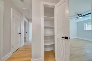 8114 Pella Dr, Houston, TX 77036 - Photo 32