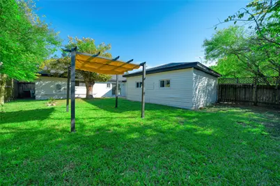 8114 Pella Drive, Houston, TX 77036 - Photo 12