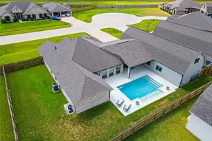 2110 Wikiup St, Dickinson, TX 77539 - Photo 2