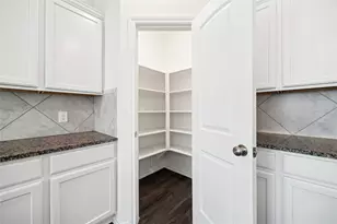 9310 Victoria Valley Ct, Houston, TX 77365 - Photo 12