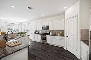 9310 Victoria Valley Ct, Houston, TX 77365 - Photo 10