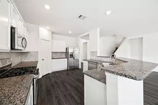 9310 Victoria Valley Ct, Houston, TX 77365 - Photo 12