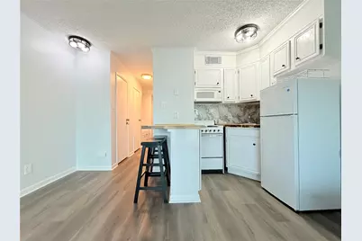 6102 Seawall Boulevard #213, Galveston, TX 77551 - Photo 4