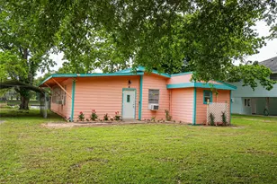 357 County Rd 296, Sargent, TX 77414 - Photo 4