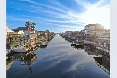 191 Barracuda, Bayou Vista, TX 77563 - Photo 2