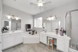 13710 Breezy Meadow Ct, Houston, TX 77044 - Photo 18