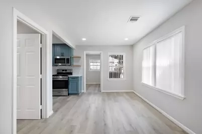 234 W 27th Street #3, Houston, TX 77008 - Photo 2