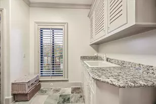 52 Briar Hollow Ln, Houston, TX 77027 - Photo 32