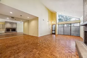 10 S Briar Hollow Ln, Houston, TX 77027 - Photo 4