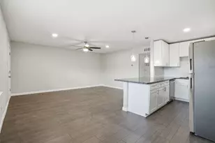 201 S Kansas Ave, League City, TX 77573 - Photo 4