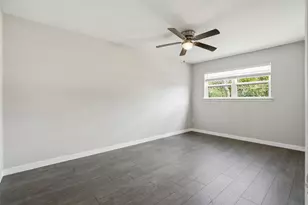 201 S Kansas Ave, League City, TX 77573 - Photo 8