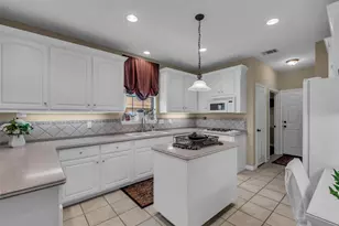 12319 Pebble View Dr, Conroe, TX 77304 - Photo 18