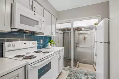 5050 Glenmont Drive #F5, Houston, TX 77081 - Photo 4