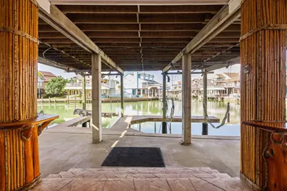 219 Lokai Street, Tiki Island, TX 77554 - Photo 38