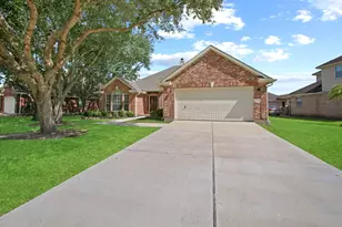 8305 Spinnaker Bay Ln, Pearland, TX 77584 - Photo 2