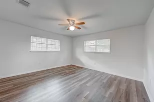 10810 Willowisp Dr, Houston, TX 77035 - Photo 32