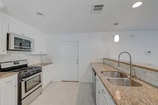10810 Willowisp Dr, Houston, TX 77035 - Photo 18