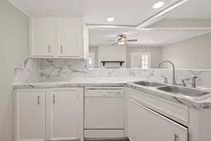 10738 Briar Forest Dr, Houston, TX 77042 - Photo 22