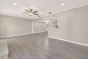 10738 Briar Forest Dr, Houston, TX 77042 - Photo 14