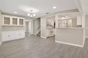 10738 Briar Forest Dr, Houston, TX 77042 - Photo 12