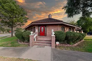 6303 Lugary Dr, Houston, TX 77036 - Photo 1